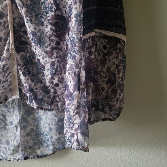 LA Threads Boho Floral Embroidered Peasant Top Flared Sleeves Hi Low Hem Size M - Picture 6 of 13